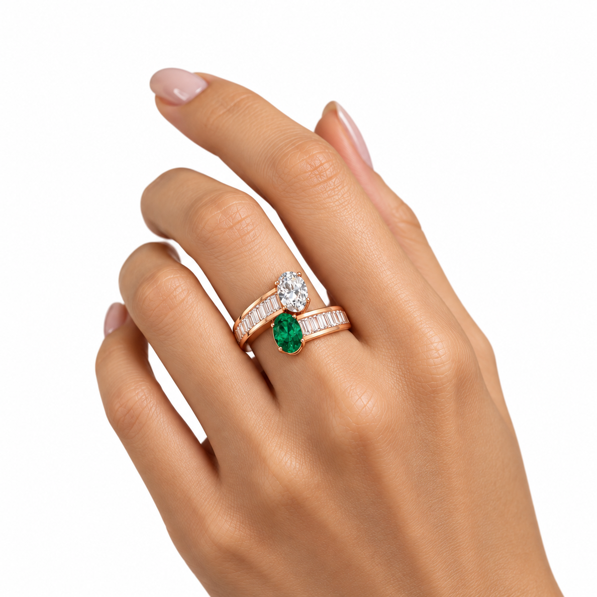 The Verdant Étreinte Diamond Ring